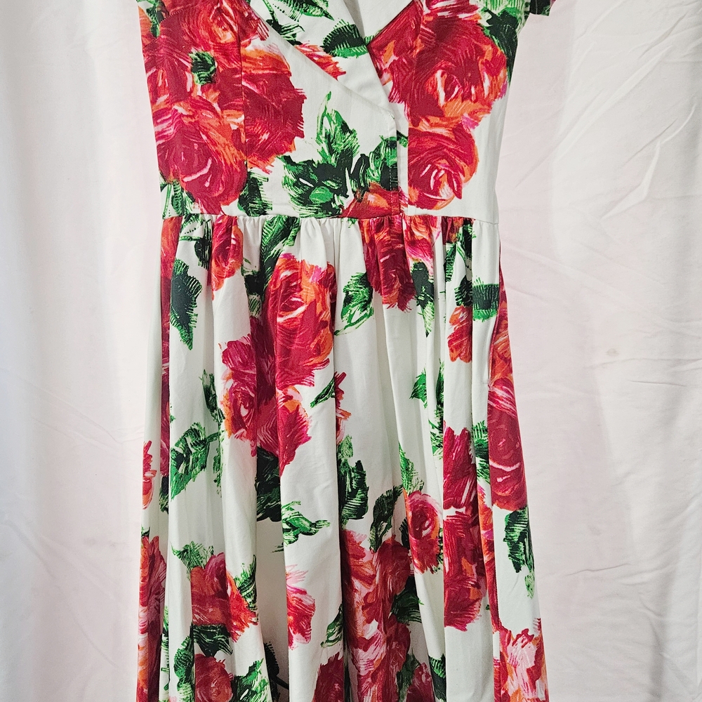 NWT Medium Pinup Couture, Pinup Girl Clothing, Laura Byrnes Red & White Birdie